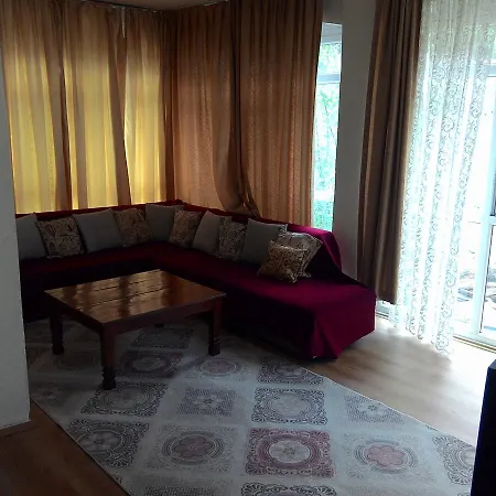Oezay Goecer Evleri فتحية